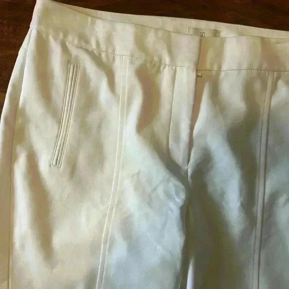 White Cream Capri Pants Stretch Women’s Size Medium CHICO’S - Picture 2 of 10
